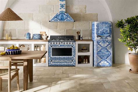 Dolce&Gabbana and Smeg: all products 